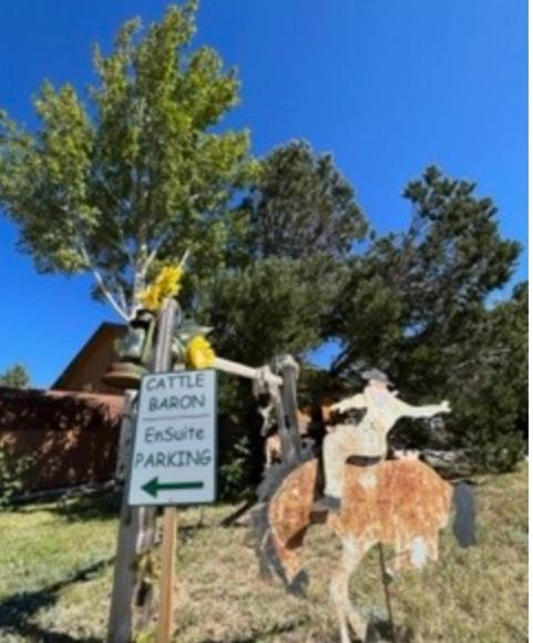 Yellowstone Cattle Baron Ensuite, Private Entrance & Parking - Prairie Rose B&B Шайенн Экстерьер фото